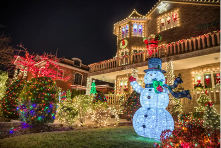 Modern vs Traditional Christmas